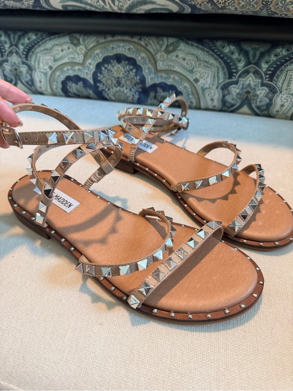 Steve Madden Tonya Studded Gladiator in Tan. Size 7.